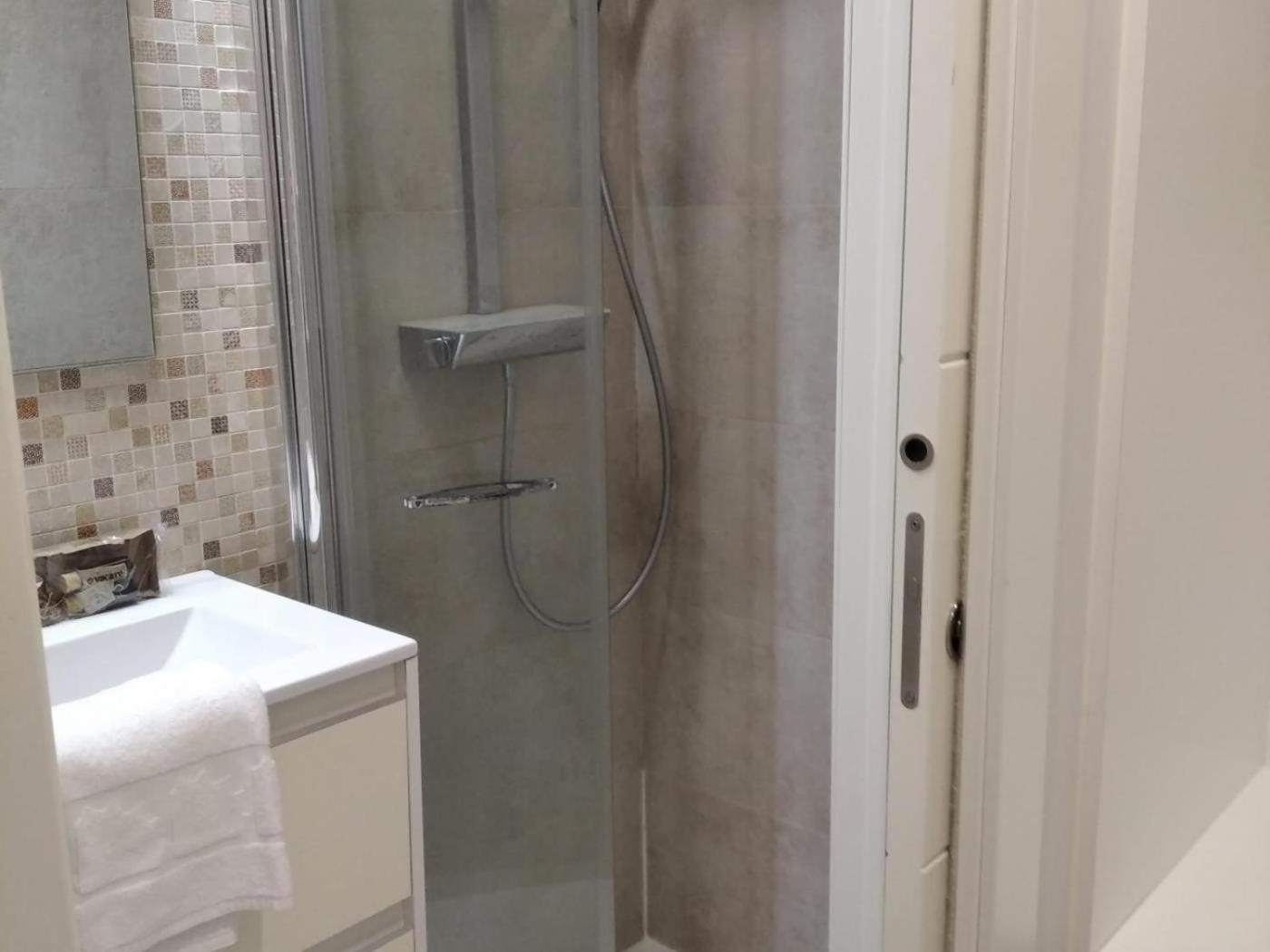 Nuevo! Piso En Pleno Centro Apartment Santander Bilik gambar